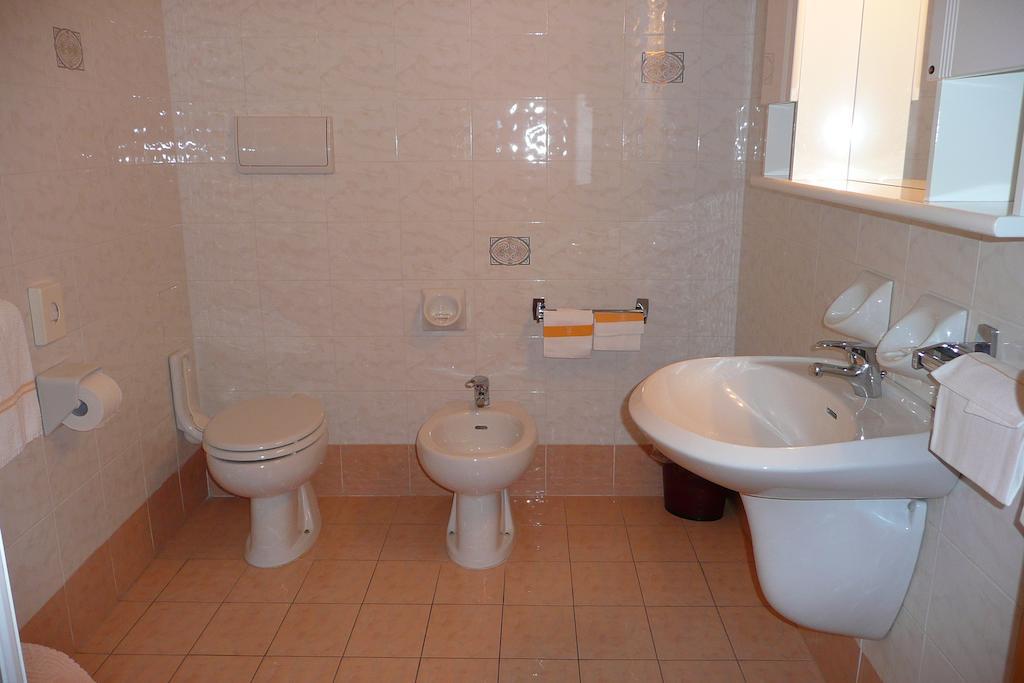 Hotel Ducale Tabiano Terme Buitenkant foto